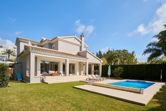 Villa for sale in Parcelas del Golf within Walking Distance to Amenities