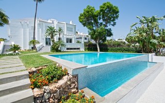 Modern Villa for sale in Nueva Andalucia