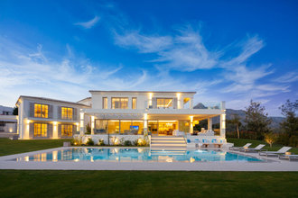 Villa with Sea Views for sale in Aloha Golf