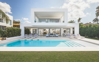 Modern Villa for sale in Haza del Conde