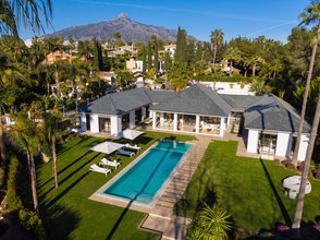 Frontline Golf Villa for sale in Las Brisas