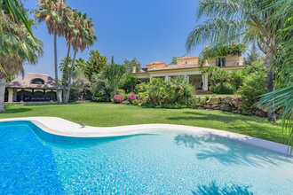 Frontline Golf Villa for sale in El Paraiso Medio
