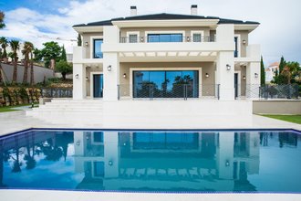 Villa with Sea Views for sale in Los Flamingos Golf
