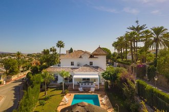 5 Bed 5 Bath Villa for sale in Nueva Andalucia