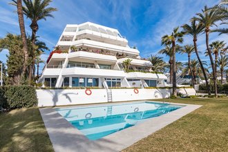 Frontline Beach Apartment for sale in Marbella Golden Mile