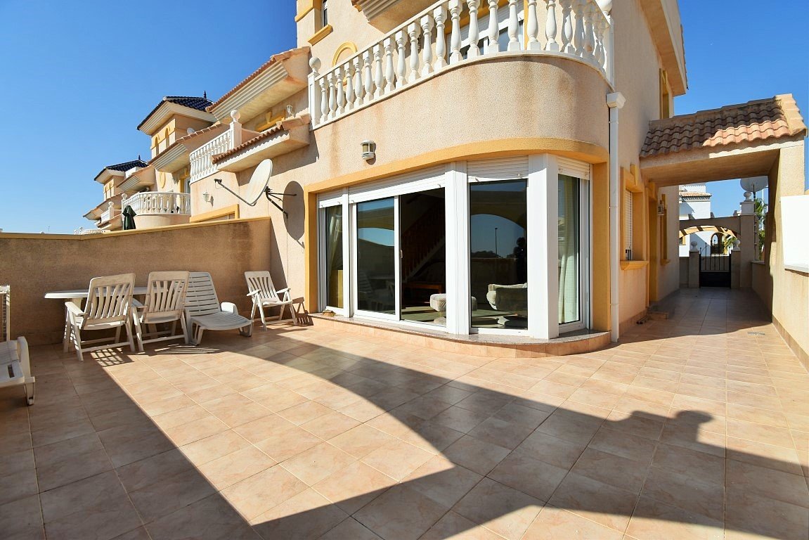 Townhouse With Sea Views For Sale In La Zenia Vre Oc1623