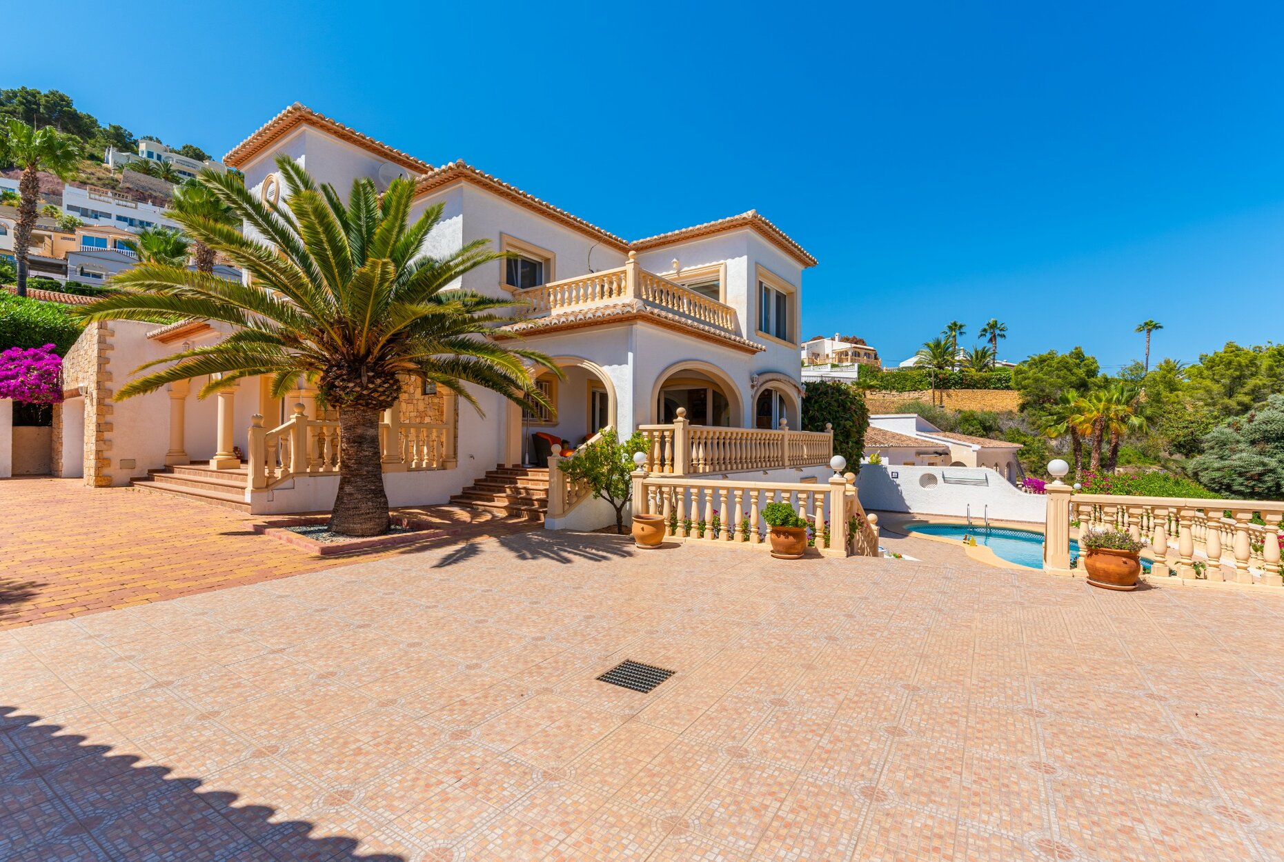 4 Bed 3 Bath Villa for Sale in Calpe H1816CA