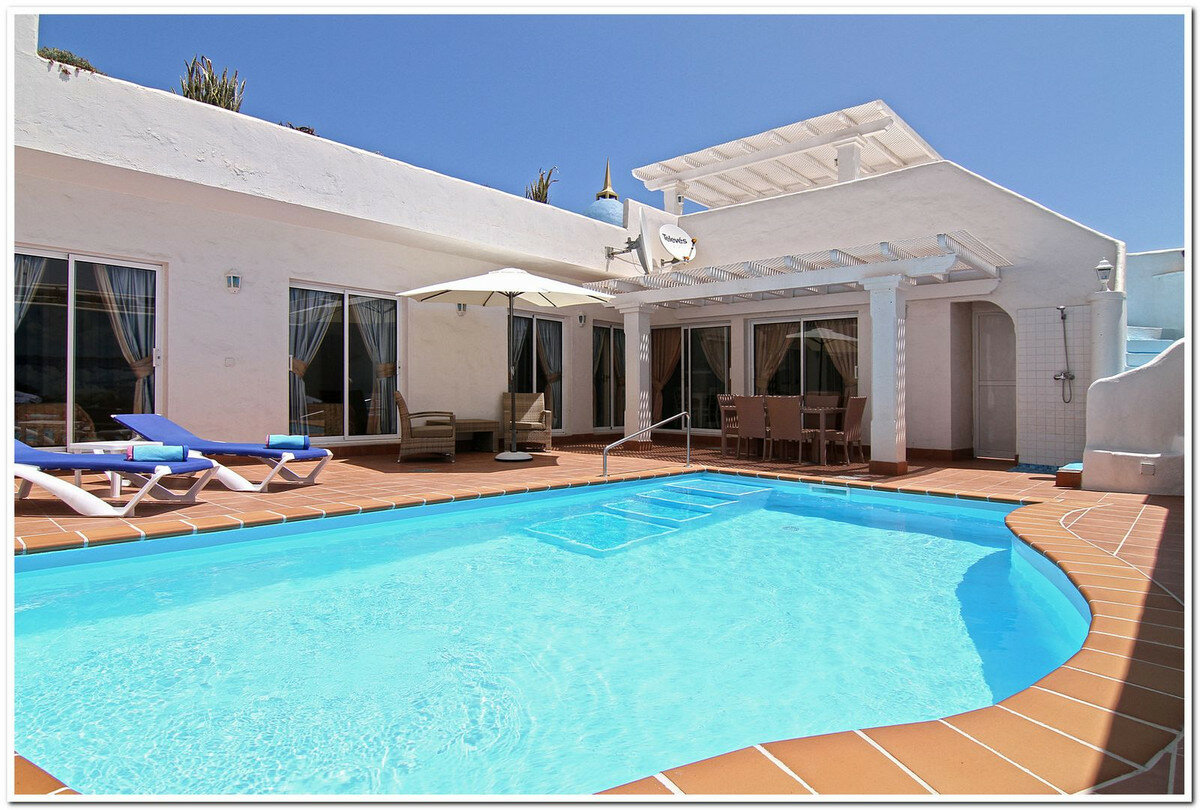 3 Bed Villa for Sale in Corralejo R4403278