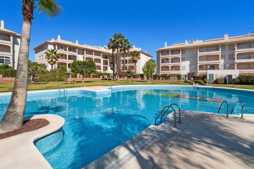 Modern Penthouse For Sale In Res Laguna Golf Rsm464820